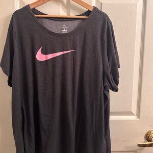 Plus size woman Nike dri-fit size 3x